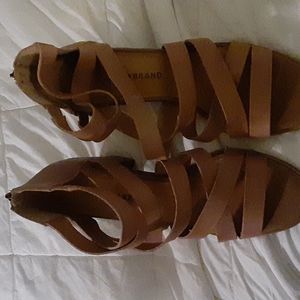 Lucky Brand sandals 4 inch heel zipper in back tan color SZ 9 1/2 LEATHER